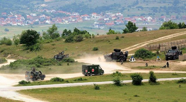 Nato, gli Usa pronti a tagliare bombardieri, caccia e sottomarini agli alleati europei