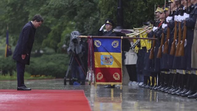 Nicușor Dan cere vot în Parlament pentru trimiterea a 20 de militari români la Comandamentul pentru sprijinirea Ucrainei