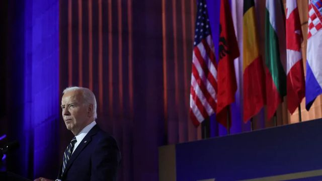 La crisis de Biden vuelve a agudizarse por la sugerencia de Pelosi de que se replantee seguir