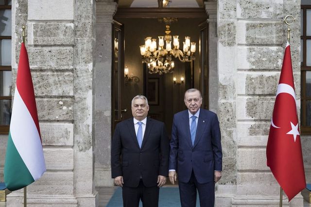 Orbán Viktor megérkezett a török elnökhöz - fotók