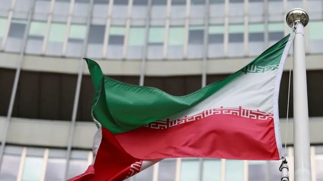 Írán povolal své velvyslance v Německu, Francii a Británii kvůli obnovení sankcí