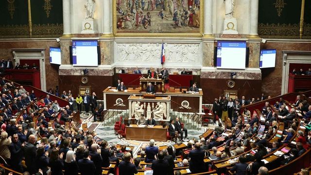 French government falls in historic no-confidence vote