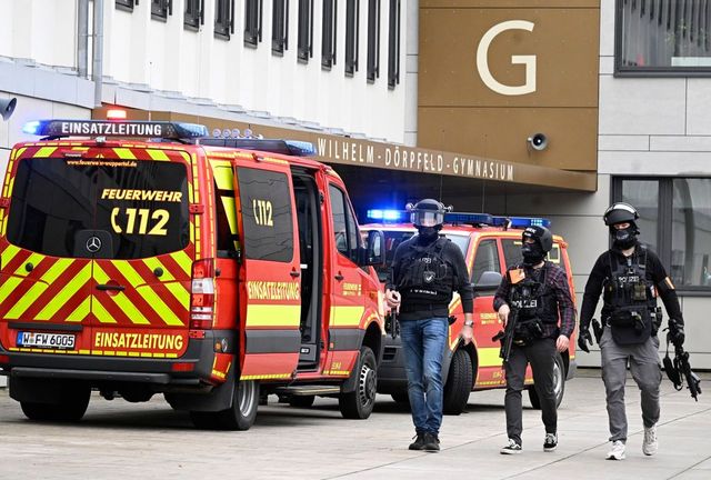 Mai mulți elevi au fost răniți într-un atac cu cuțitul într-o școală din Germania. Un suspect, reținut