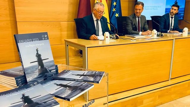 Defensa de la libertad de prensa en la presentación del Anuario de la Región de Murcia 2023