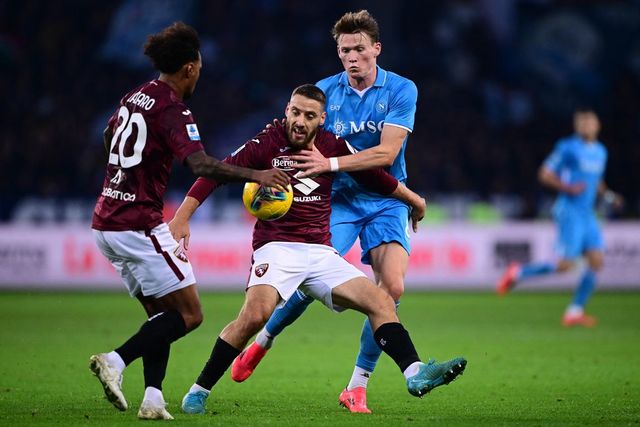 Torino-Napoli 0-1, gol di McTominay e Conte blinda primo posto