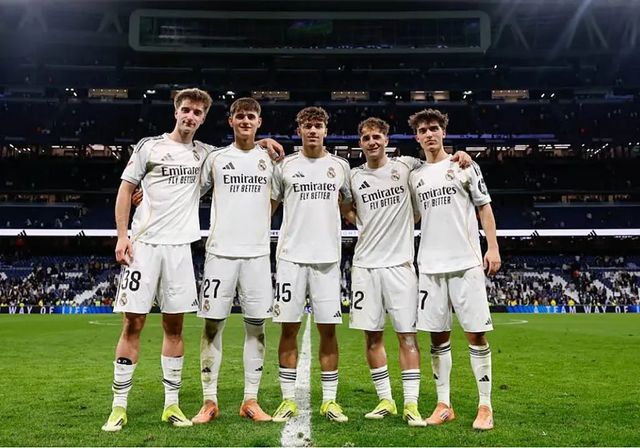 Arbeloa, entre el legado y las jerarquías