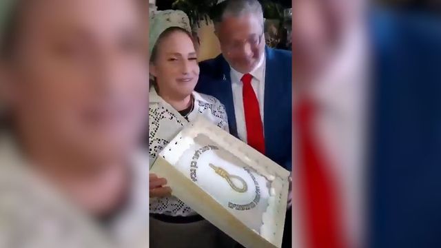 Torta di compleanno con un cappio per il ministro israeliano Ben Gvir