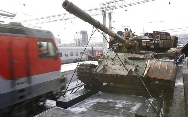 Trenurile militare din Rusia sunt pline de soldați și se îndreaptă spre Ucraina