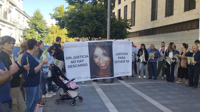 La jueza mantiene en libertad a Óscar Sanz en su condición de investigado por el caso Esther López