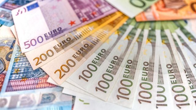 Se dau până la 200.000 de euro pentru această categorie de români. Care sunt condițiile și cum trebuie folosiți banii