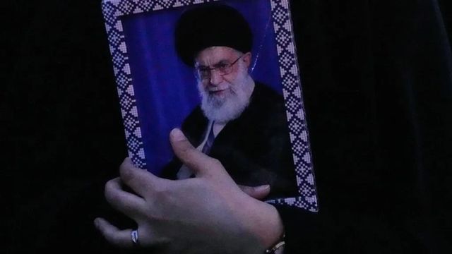 Muere Alí Jamenei en los ataques de EEUU-Israel en Irán: Teherán anuncia 40 días de luto, transición y venganza