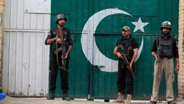 Cop killed, 3 injured in blast targeting foreign diplomats in Pakistan