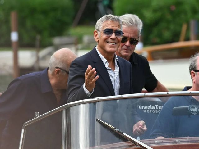 George e Amal Clooney arrivano alla Mostra del Cinema di Venezia