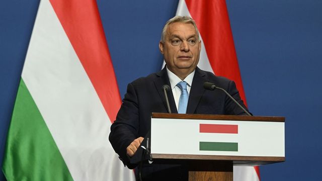 Európa kimaradhat, Magyarország nem - repülőn adott interjút Orbán Viktor