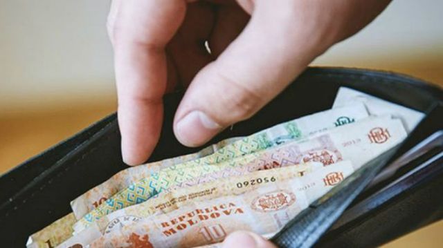 Sindicatele cer majorarea urgentă a salariilor în sectorul bugetar și stabilirea valorii de referință la minimum 3000 lei în 2026