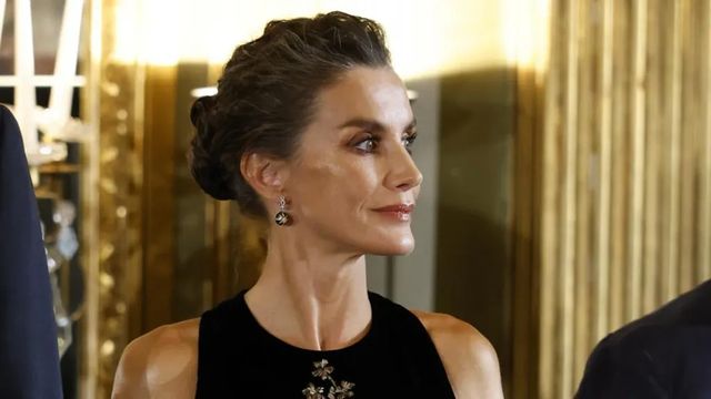 Dior presta un conjunto a doña Letizia