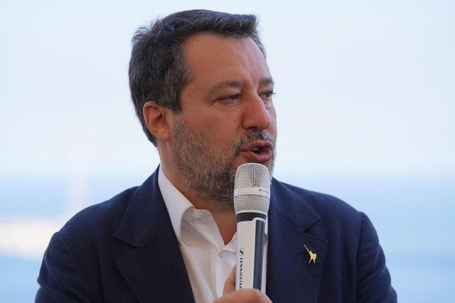 Salvini, al lavoro per rivedere rinnovi patente per età