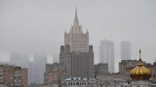 Россия пообещала ответить на высылку 27 дипломатов из США