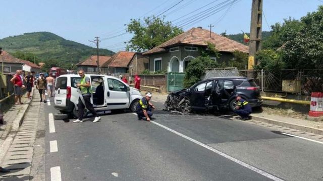 Plan Roșu de Intervenție: Opt persoane rănite într-un accident produs în Hunedoara