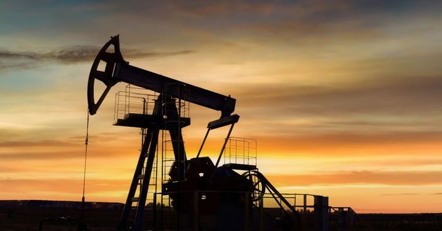 Ceny ropy kvůli eskalaci války na Blízkém východě stouply nad 100 dolarů