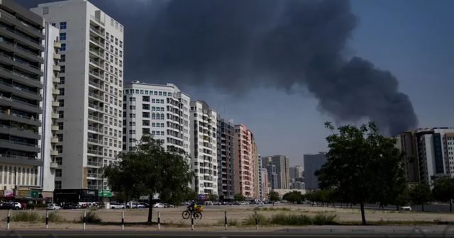 Seděli na terase, proletěl dron a ozvala se exploze, popsali útok Češi v Dubaji