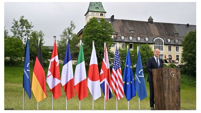 G7 va analiza posibilitatea plafonării prețului petrolului rusesc