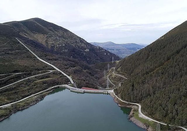 Bruselas otorga 180,03 millones para financiar la ampliación de la central de Aguayo