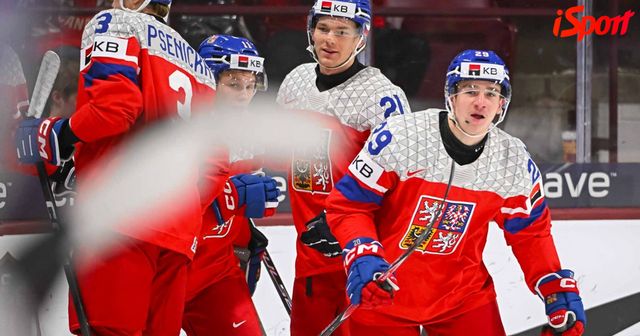 Česko - Švýcarsko 6:2. Dvacítka v semifinále! Rozhodl bleskový obrat ve druhé třetině