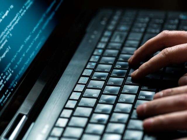 Site-urile guvernamentale din Moldova, țintă a atacurilor cibernetice