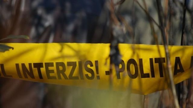 Polițist din Galați găsit mort în mașina de serviciu, cu o plagă împușcată la cap