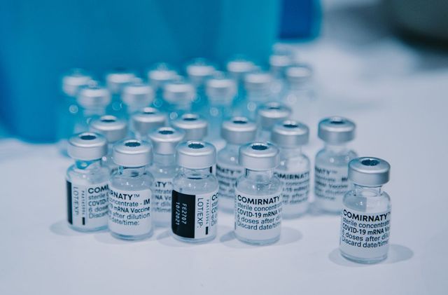 CEO-ul Pfizer Albert Bourla, vaccinat de 4 ori anti-COVID, s-a infectat