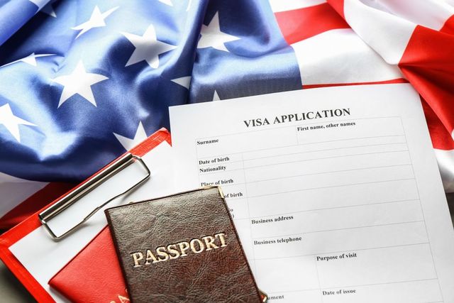 Ciolacu anunță că renunțarea la vize și programul Visa Waiver vor deveni realitate din anul 2025