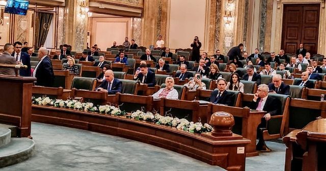 Moțiunea de cenzură împotriva Guvernului Bolojan este dezbătută și votată astăzi în Parlament
