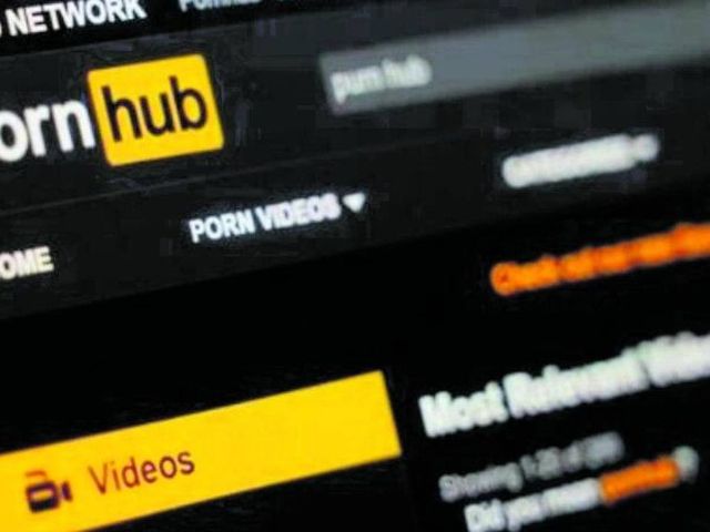 Agcom: stop ai siti porno per i minori, si parte dall'Italia