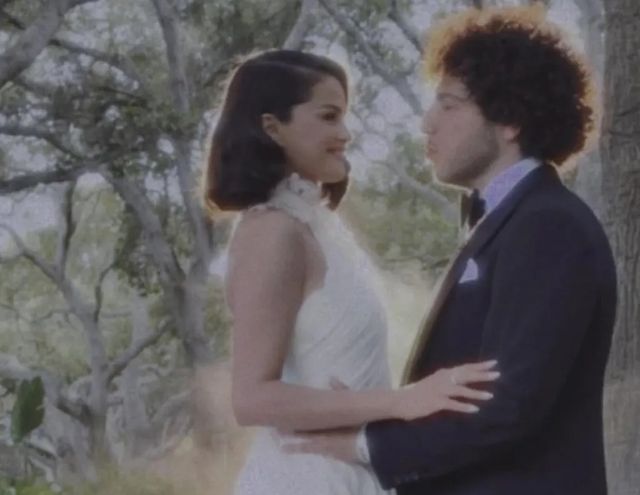 Selena Gómez y Benny Blanco se dan el sí quiero en una romántica boda en California