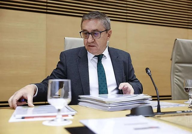 El conseller de Educación valenciano admite el error de irse a casa la mañana de la dana: «No teníamos la información correcta»