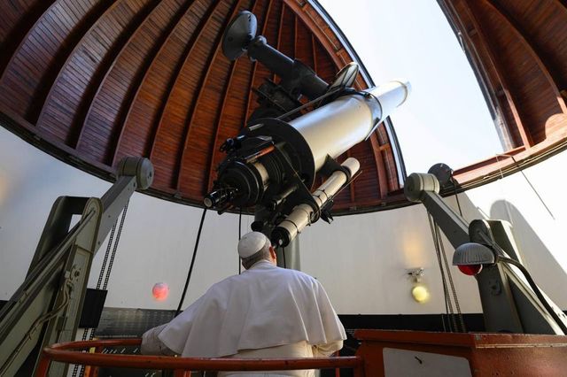 ++ Papa al telefono con l'astronauta dello sbarco sulla Luna ++