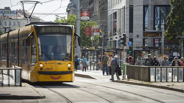 Késelés történt a 4-es-6-os villamoson