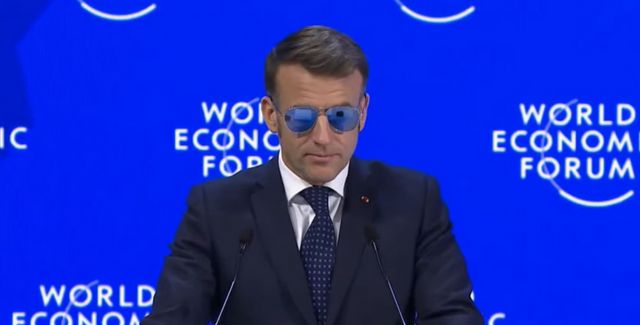Macron afirmă la Davos că preferă respectul, nu brutele