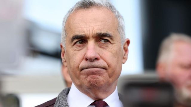 Călin Georgescu a anunțat că vizitează o fabrică de mobilă din Vaslui. Conducerea „și întreg colectivul” i-au spus că nu-l primesc