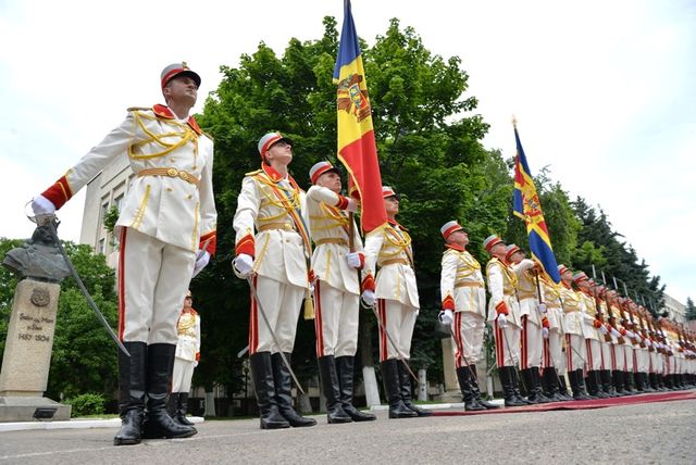 Un contingent al Armatei Naționale va participa pe 1 decembrie la parada militară de la București