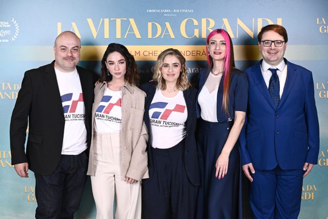 La vita da grandi, il cast del film con Matilda De Angelis