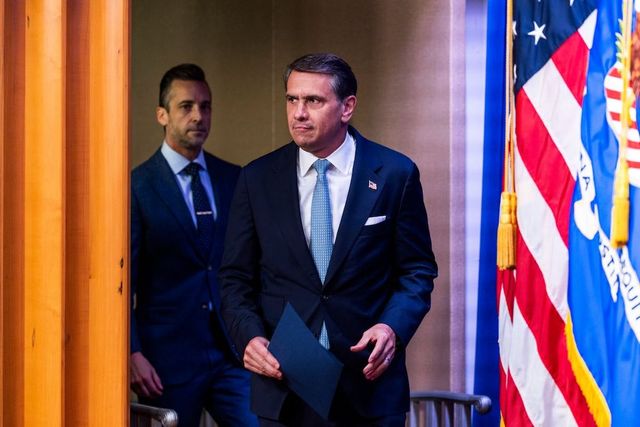 Todd Blanche, el abogado de Trump, se convierte en fiscal general tras una ajustada votación de madrugada en el Senado