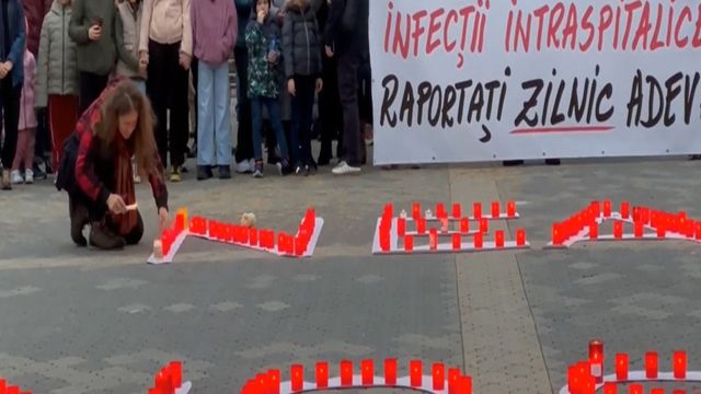 Cei șapte copii morți la Spitalul “Sfânta Maria” din Iași, comemorați în Piața Națiunilor