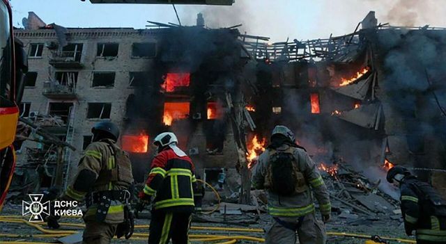 Attacco russo notturno su Kiev: oltre 50 missili e più di 700 droni sulla capitale Ucraina