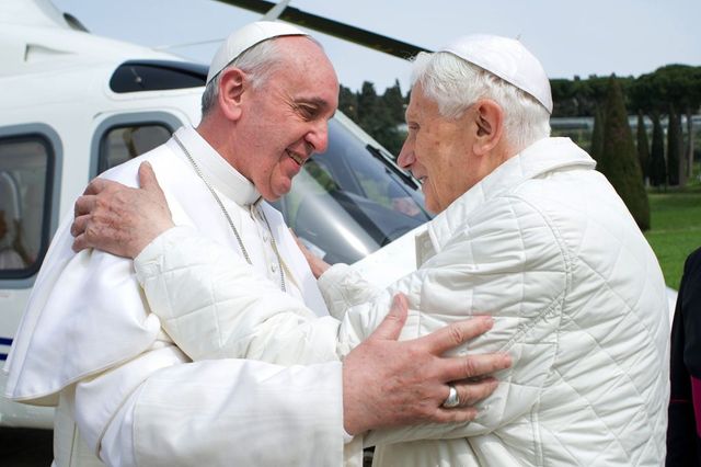 Papa Francisc cere rugăciuni pentru predecesorul său