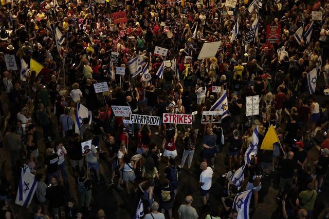 Al via sciopero generale a Tel Aviv, bloccate autostrade
