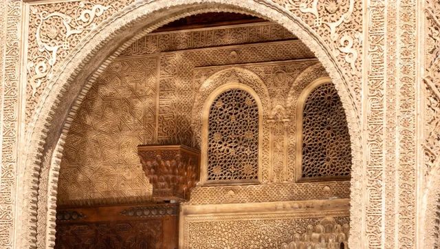 La sinfonía de reflejos de la Alhambra