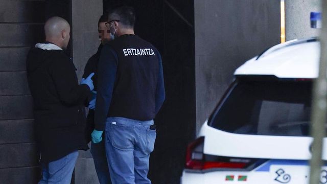 Un detenido tras el hallazgo de una mujer muerta en su piso de Barakaldo