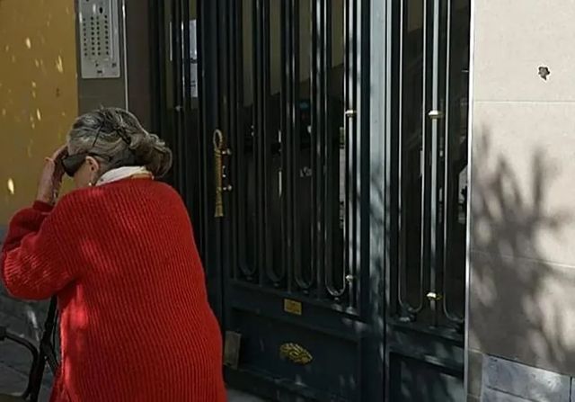 Muere un hombre tiroteado en el balcón de su casa en Alicante